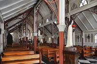 Schmiedeeisen  Noch mehr als das Äußere verrät das Kirchenschiff der Iglesia San Marcos etwas über den besonderen Baustil dieser 1875 als Fertigbausatz errichten Kirche in Arica, Hauptstadt der Región de Arica y Parinacota, der nördlichsten Provinz Chiles. Verantwortlich für diese stilistische Spielart ist ein Architekt, der 1889 mit dem Eiffelturm zur Weltausstellung das Wahrzeichen von Paris schuf. So gesehen, kann man dieses interessante wie auch gemütliche Gotteshaus als eine frühe Fingerübung Alexandre Gustave Eiffels betrachten ;-).