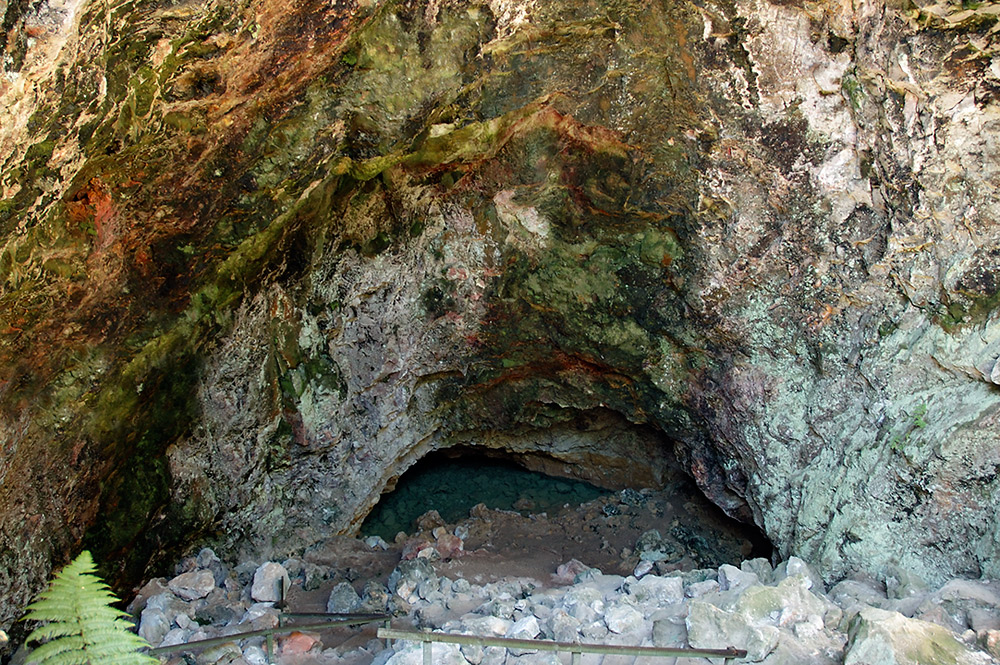 Ruatapu Cave