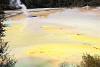 Painter's Palette  Wai-O-Tapu Thermal Wonderland #2  Dieses Bild ist garantiert ECHTFARBEN! Man kann die Faszination der neuseeländischen Thermalgebiete m.E. auch rüberbringen, ohne die Farbsättigung bis an die Schmerzgrenze zu schrauben. Übrigens – der Champagne Pool ist gleich um die Ecke hinter dem rechten Bildrand ;o) : waiotapu, wai-o-tapu thermal wonderland, rotorua, microbial mats, geysers, hot springs, mud pools, painter's palette