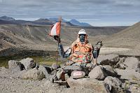 Ing. Miranda  Der gute Geist des Straßenbaus! Liebevoll von einem unbekannten Künstler am Straßenrand drapiert. Unvergeßlich die von uns so genannten 'Winkemännchen', die in orangefarbener Warnkleidung jede Straßenbaustelle vorne und hinten mit rot/grünen 'Pare'/'Siga'-Wendeschildchen absichern. Mit ihren Kollegen sorgen sie dafür, die Überlandstraßen Perus in einem wirklich vorbildlichen Zustand zu halten. Ein bestimmt nicht einfacher Job, wenn es gilt, Witterungs- und Steinschlagschäden auf serpentinenreichen Hochstrecken in erstaunlich kurzer Zeit zu beheben!