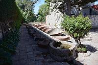 Santa Catalina #11  Und wieder heißt es: schnell sein! Wie bei vielen prominenten Ausflugs- und Besichtigungszielen sichert frühes Erscheinen die besten Plätze. Nur Minuten später war der Waschplatz, auf dem in früheren Zeiten die gesamte Klosterwäsche von den zahlreichen Bediensteten gereinigt wurde von einer vielköpfigen Reisegruppe bevölkert.