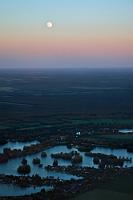 Sunset  Noch 30 min. 'bürgerliche Dämmerung'. Noch 30 min. legal in der Luft. Egal, der Platz ist nur noch 15 min. entfernt...